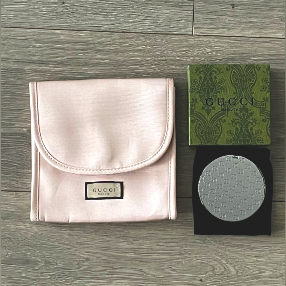 New In Box Gucci Beauty Silver Mirror with Velvet Pouch and Box and Pink Pouch